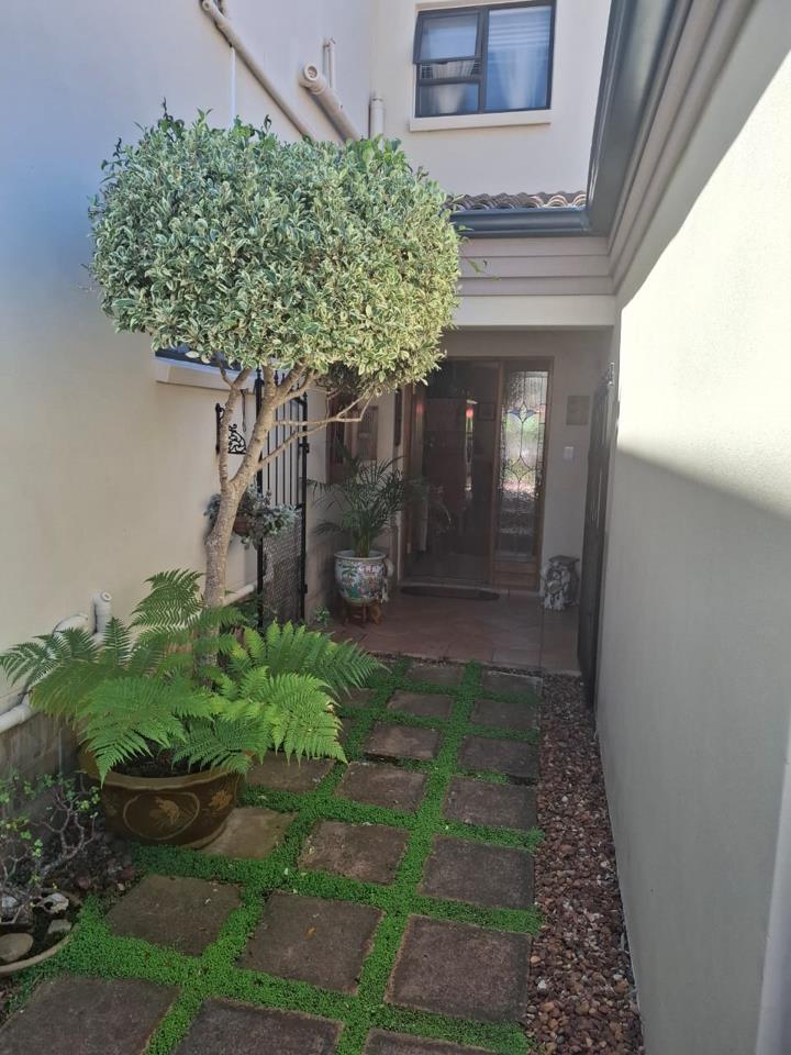 3 Bedroom Property for Sale in Linkside Western Cape
